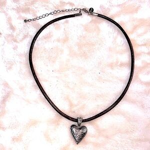 LIA SOPHIA 🩶 REVERSIBLE ETCHED DESIGN SILVER HEART PENDANT BROWN LEATHER CHAIN